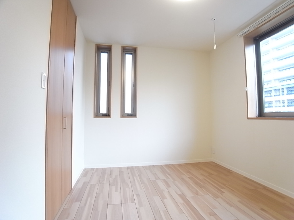 西側洋室は7.3帖！