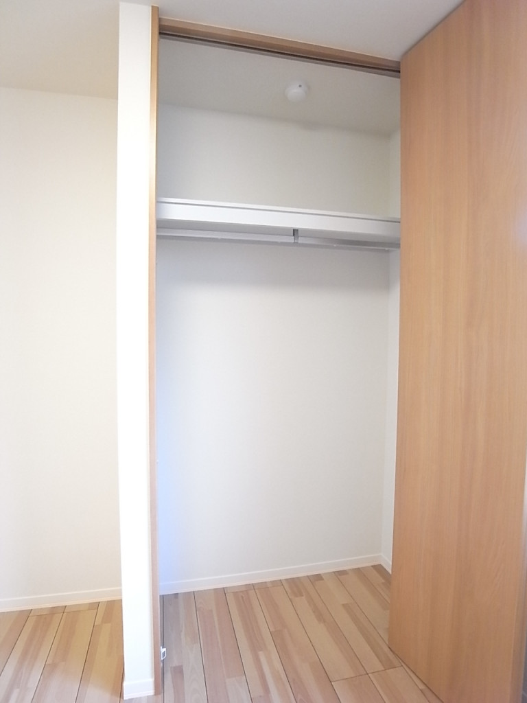 東側洋室のクローゼット