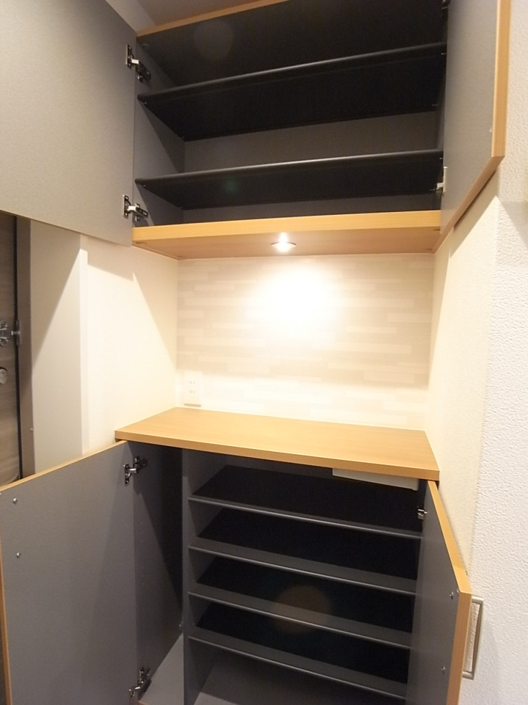 上下に分かれた下駄箱！