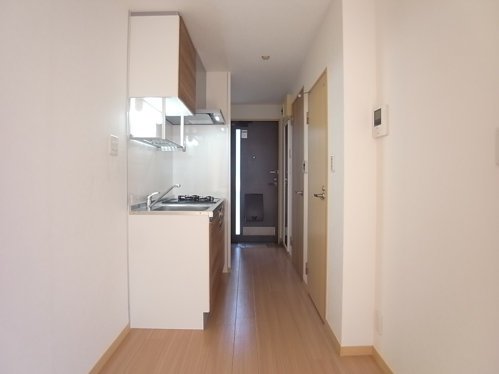 室内から玄関方向を撮影！