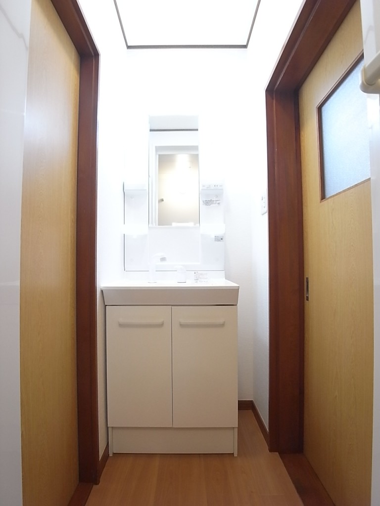 シャワー付き独立洗面台！