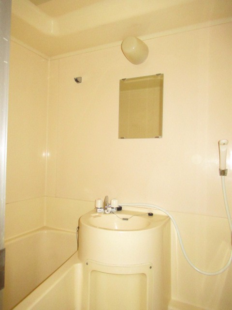 洗面台は浴室と一緒です☆