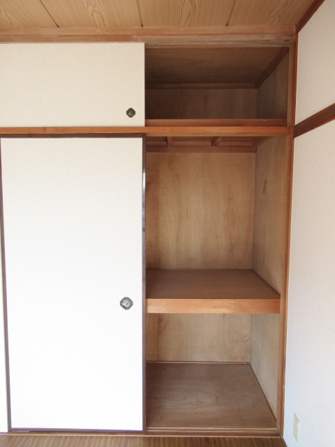 押入れなのでたくさん収納できます☆