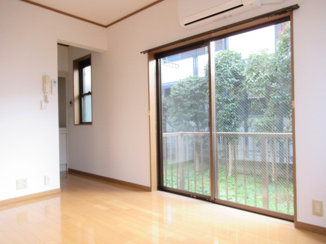 １階ですが明るいお部屋