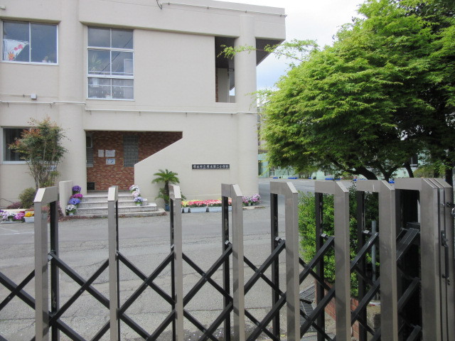 厚木市立厚木第二小学校まで350m