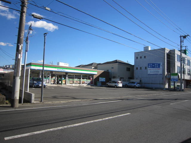 ファミリーマート厚木旭町四丁目店まで400ｍ