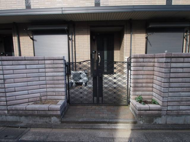 入口もおしゃれですね。