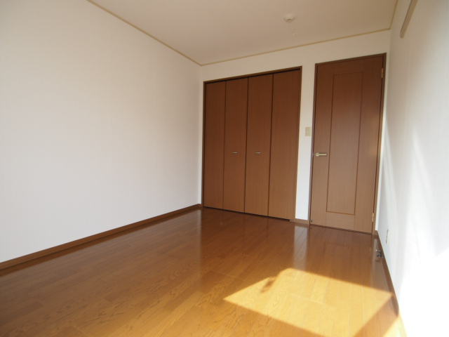 こちらも二階の洋室です。