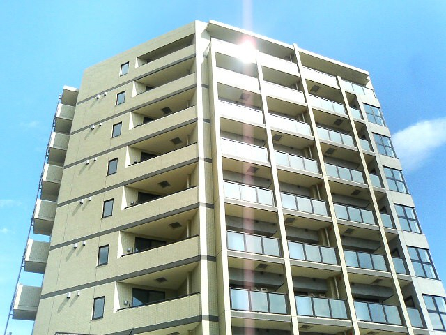 駅徒歩２分。便利です。