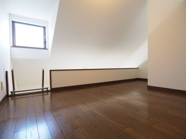 ロフト付きの嬉しいお部屋。