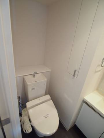 トイレは多機能でとても便利。これは別部屋写真です。