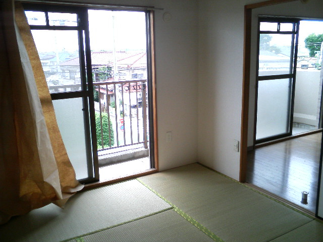 和室があるだけでなんだか落ち着きます。別部屋の写真です。