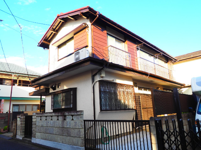 周辺は高い建物がなく、開放的な環境です。