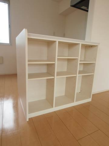 カウンターキッチンのリビング側が収納で買い置きに便利
