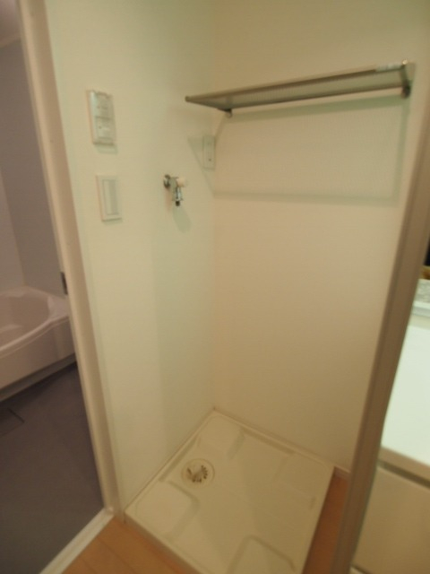 防水パン付きの洗濯機置場 ※別部屋参考写真
