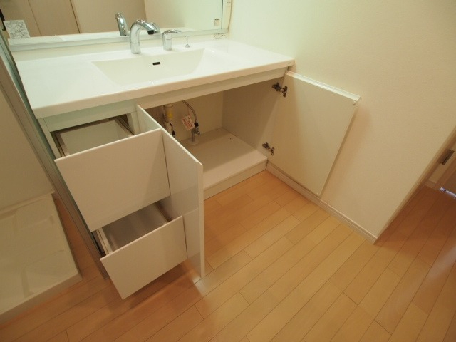 洗面台下にも収納有り ※別部屋参考写真