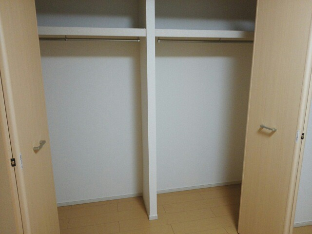 幅のあるクローゼット
