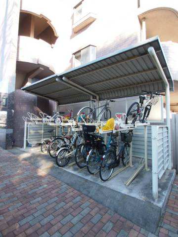 屋根つきの駐輪場は嬉しい