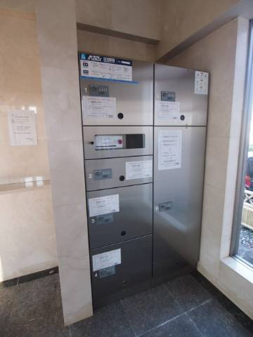 宅配ボックスも完備しているので便利。