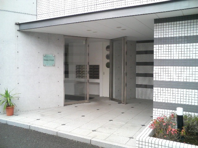 入口から素敵なマンション感。