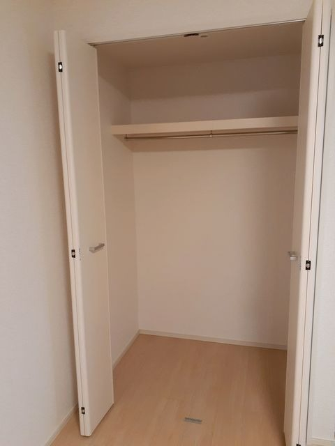 各居室に収納があり便利ですね