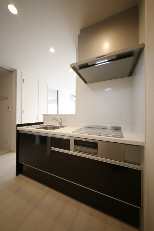 収納が豊富なシステムキッチン