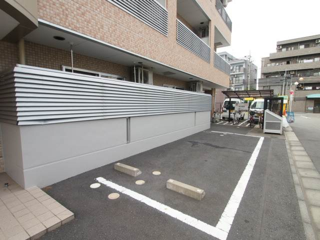 駐車場は15000円プラス税です。