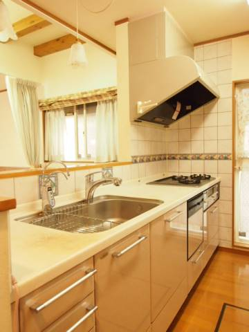 嬉しいガス3口システムキッチン。