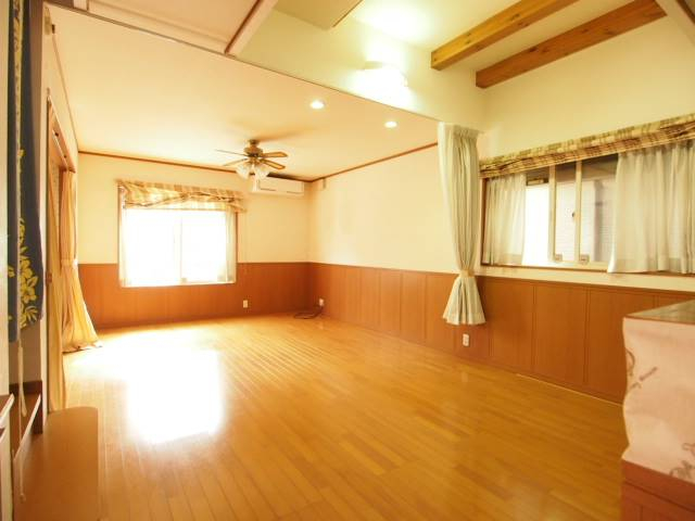 リビングはゆとりの20帖。