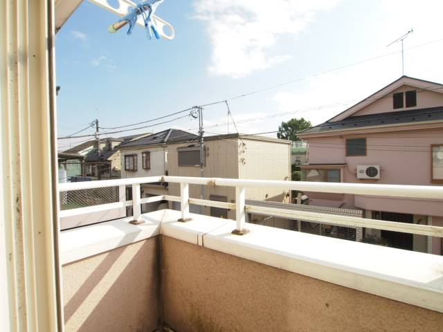 南側は高い建物もなく、日当たりや眺望が良好です。