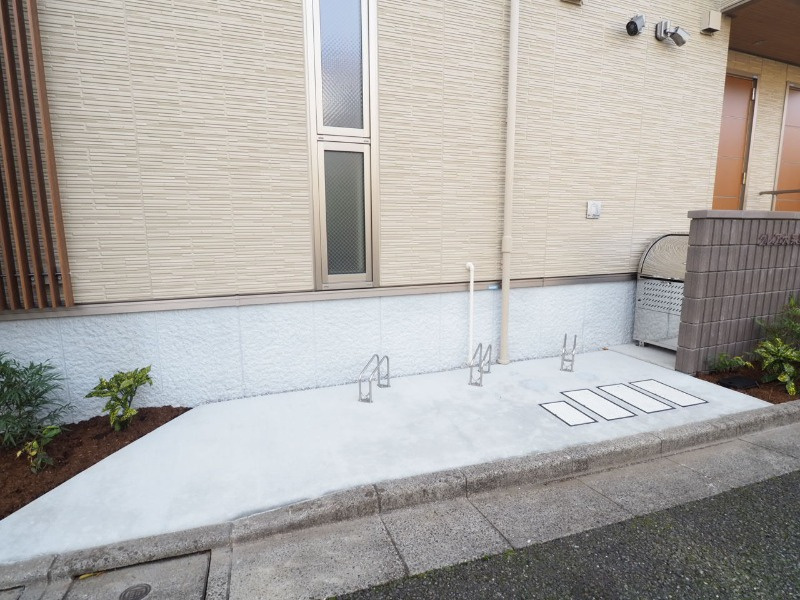 駐輪ラックのある駐輪場