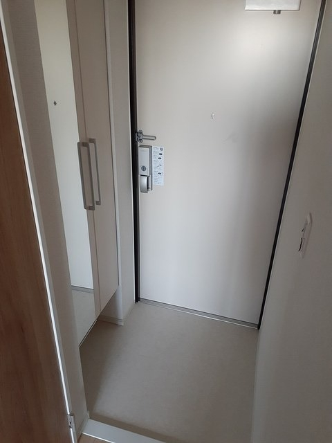 大きなシューズBOX&姿見のある玄関ホール