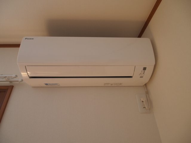 エアコン2基ついてます。