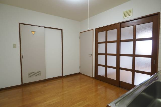 ダイニングは６帖あります。こちらは別部屋の写真です。