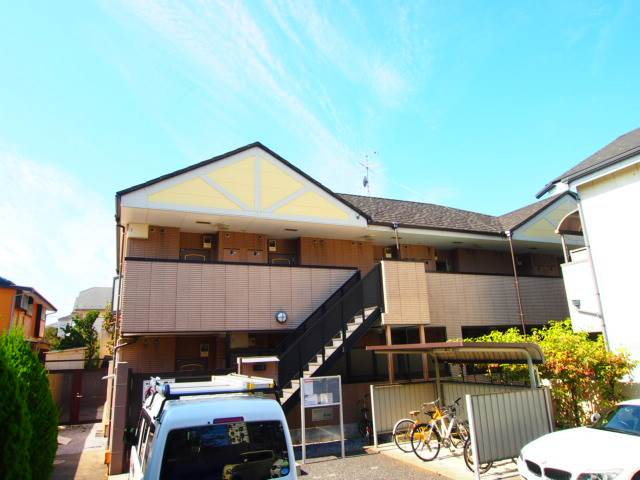 コンビニや大型スーパー近くて買い物便利。