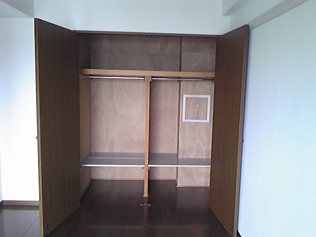 収納も各お部屋にあります。これは別部屋写真です。
