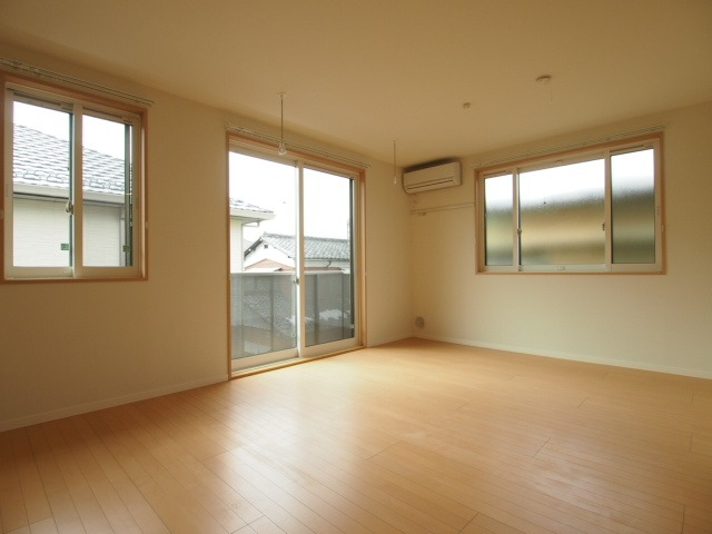 リビングは13帖以上で開放的。