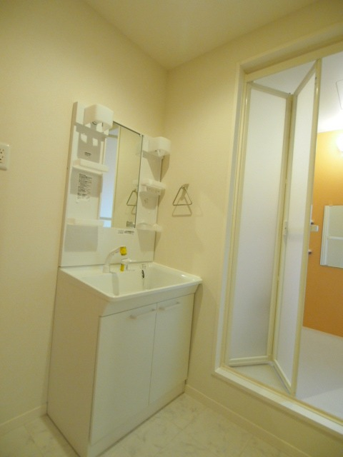 洗面台も独立タイプ