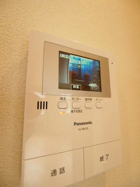 モニター付で安心のインターホン。