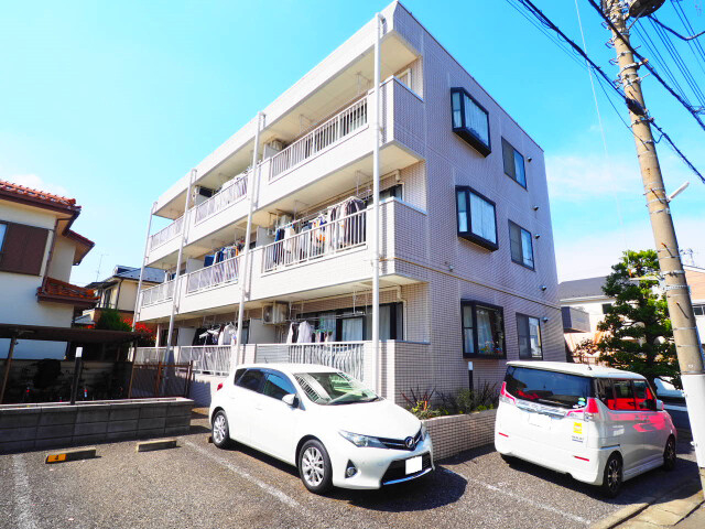 閑静な住宅地。コンビニ近いです。