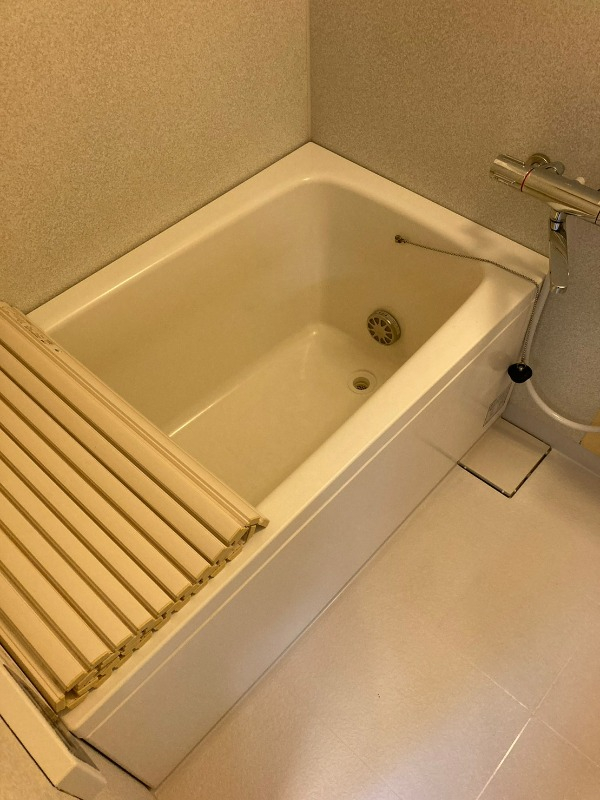 追い炊き機能付きのお風呂です。これは別部屋の写真です。