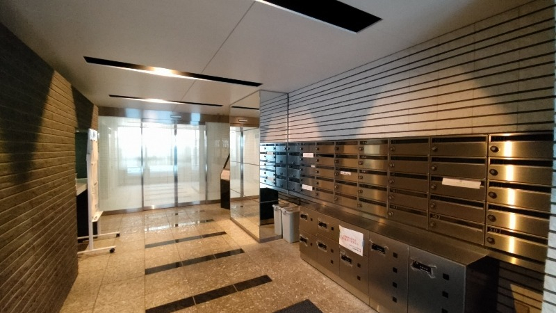 オートロック付き。宅配ボックス完備