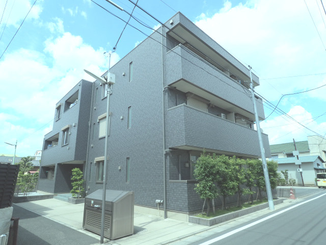 駅近の綺麗な建物です