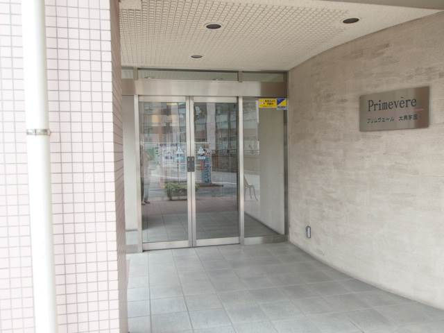 エントランスも落ち着いた雰囲気。