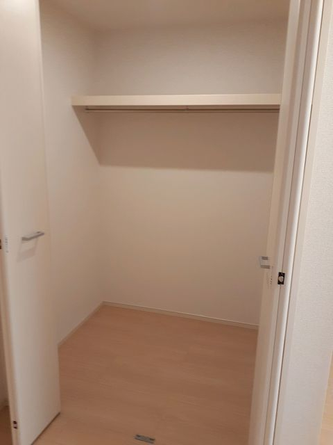 奥行のある収納アリ