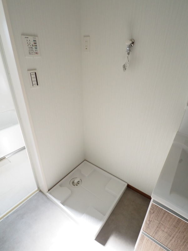 防水パン付きの洗濯機置場
