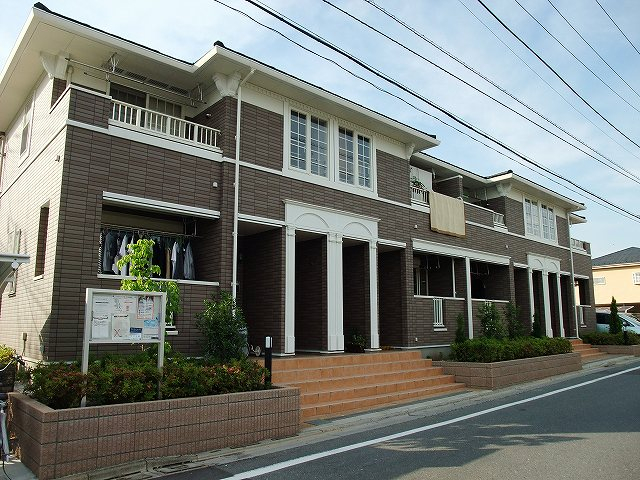 閑静な住宅地に佇むオシャレな外観