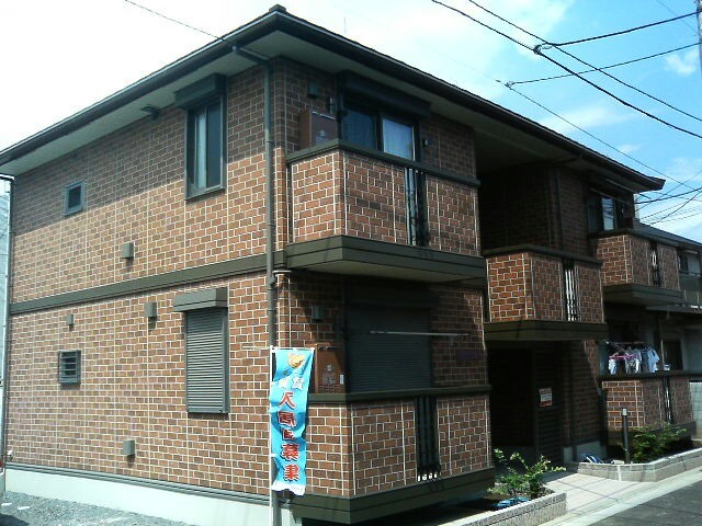 閑静な住宅地にある南向きの建物