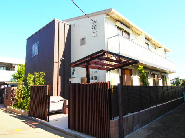静かな住宅地です。駅からも10分圏内で便利です