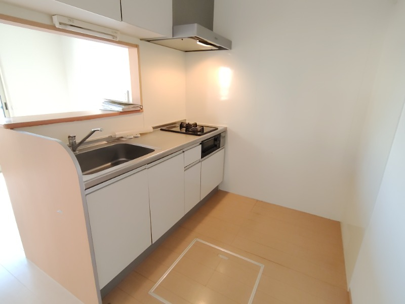 キッチンは人気のカウンターキッチンです。